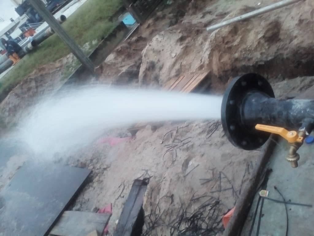 Pressurized Jet of clean water from installed borehole